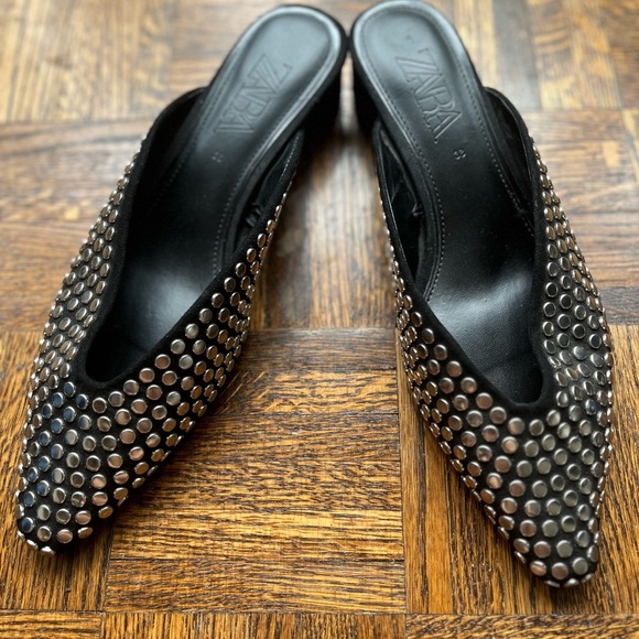ZARA Black Pointy Silver Sudded Low-Heeled Mules (Sz 38) - Picture 1 of 11